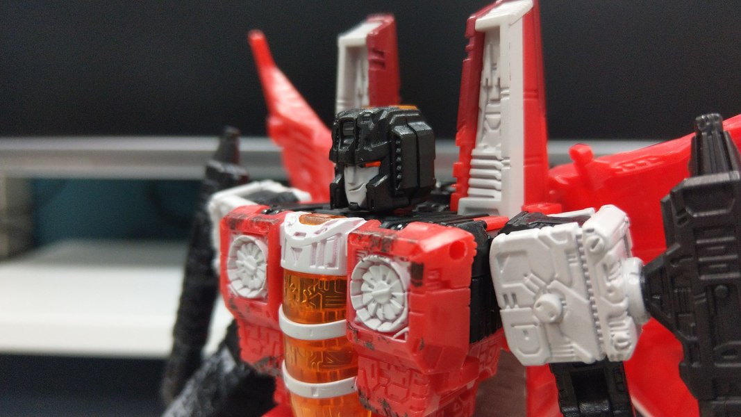 Transformers Generation Selects Red Wing In Hand Images  (12 of 26)